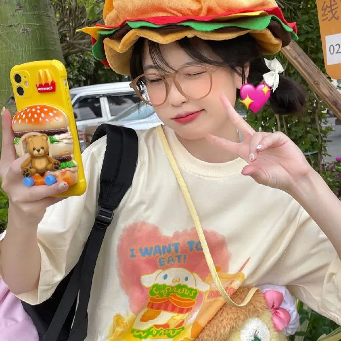 一个女王的少女时代 焦点图