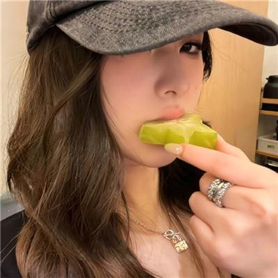 魔宫春潮 封面